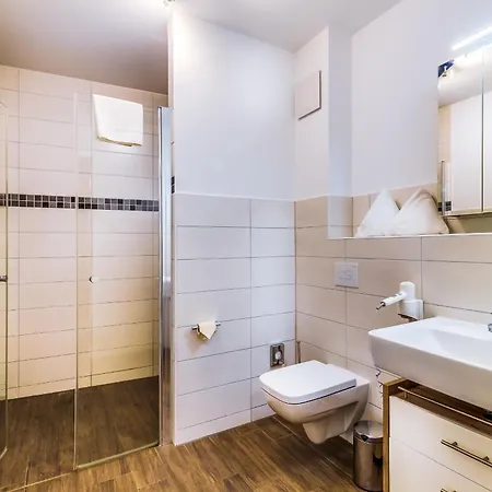 Lagovida Seglerhuette B Am Stoermthaler * Grosspoesna